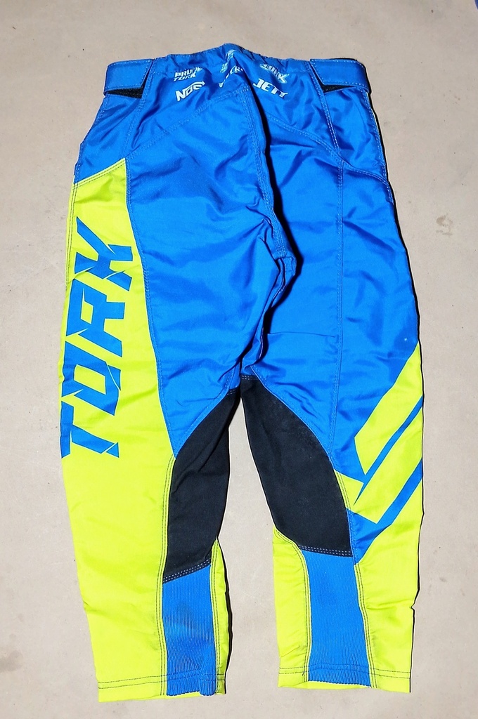 PANTALON FACTORY EDITION AZUL/AMARILLO INF. 