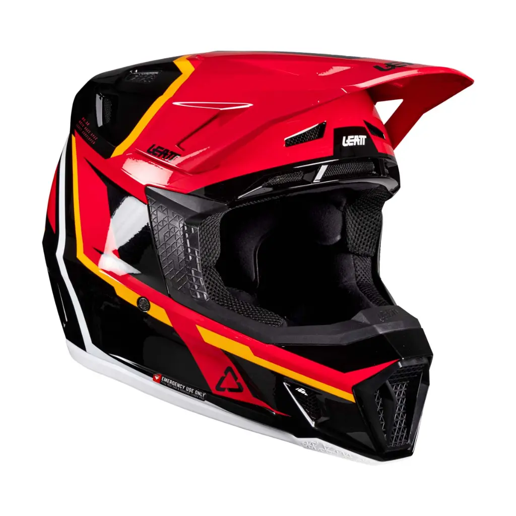 Leatt_HelmetKitMoto_7.5_Red_IsoRight_1026000450.webp