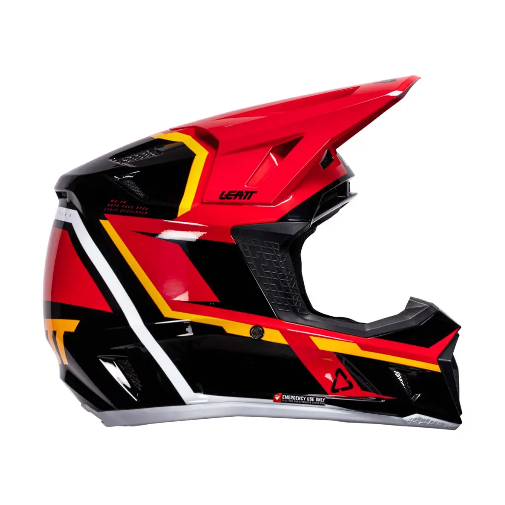 Leatt_HelmetKitMoto_7.5_Red_Right_1026000450.webp