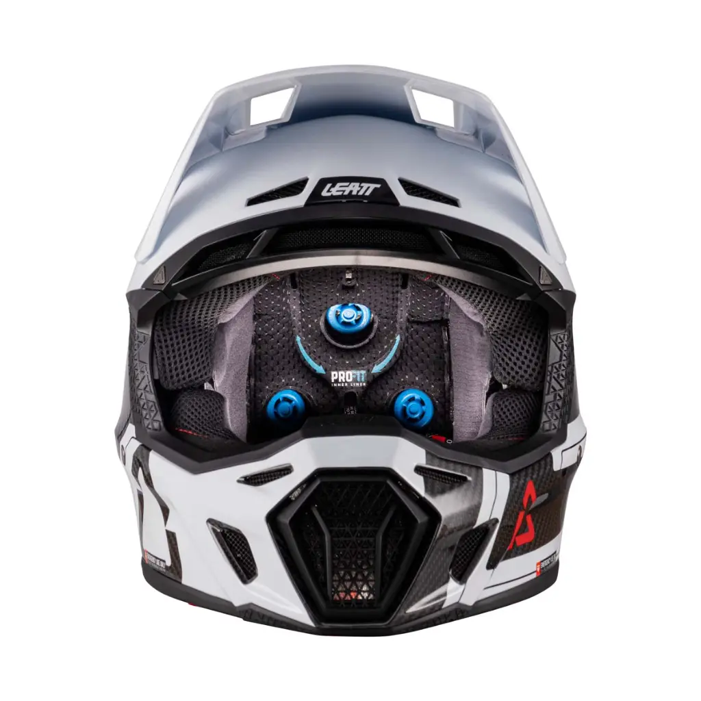 Leatt_HelmetKitMoto_9.5_CarbonWhite_Turbine_1026000100.webp