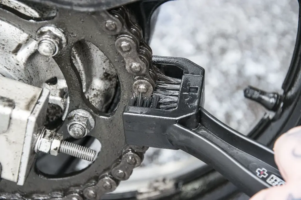 350 - Motorcycle Chain Brush 4.webp