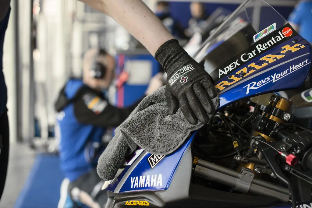 272 - Luxury Microfibre Cloth - Lifestyle - Superbike 3.webp