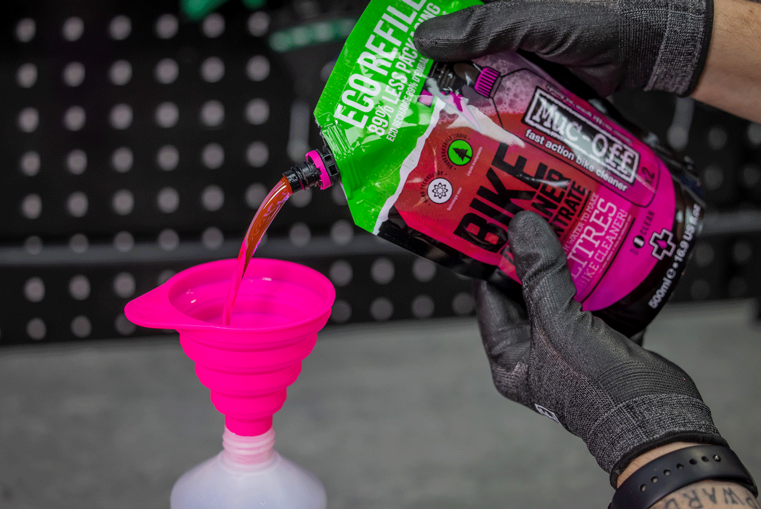 500ml Concentrate Pouring into Funnel.gif