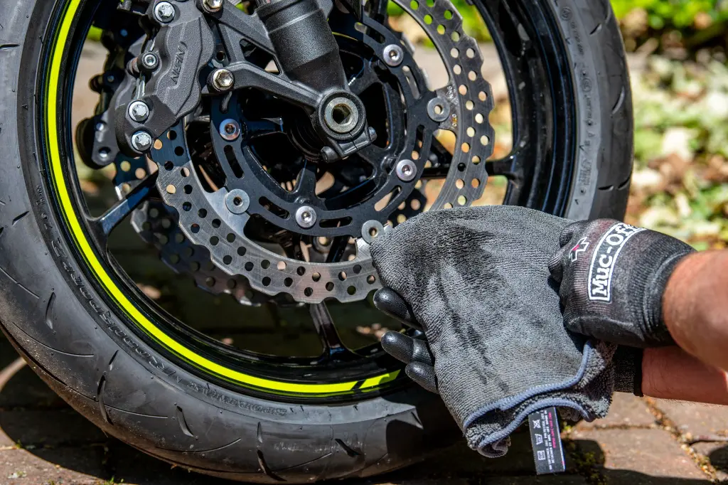 Kawasaki - Disk Brake Cleaner - DSC_9084.webp