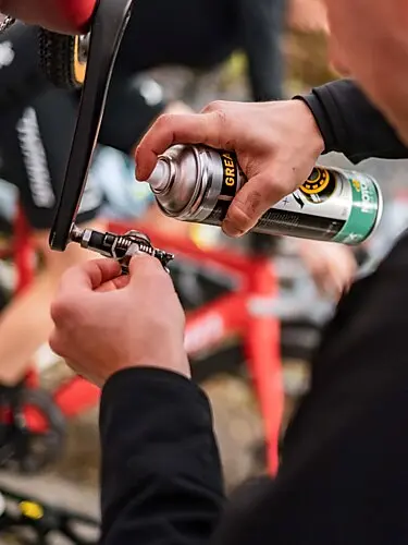 THOMUS-MAXON-MEILEN-KIFCAT-28_hoch~-~media--c98bc1c2--query.3440e2d0 (1).webp