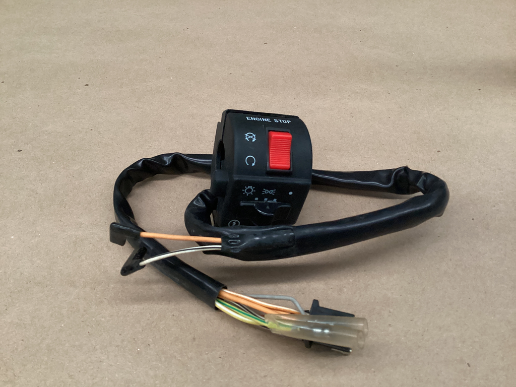 CONTROL DE MANDO DERECHO SUZUKI GN/EN 125 HASTA 2007
