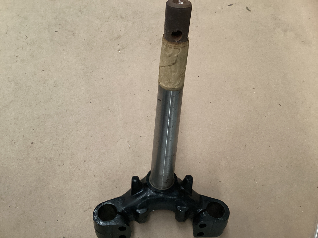 BASE MANUBRIO INFERIOR BIZ