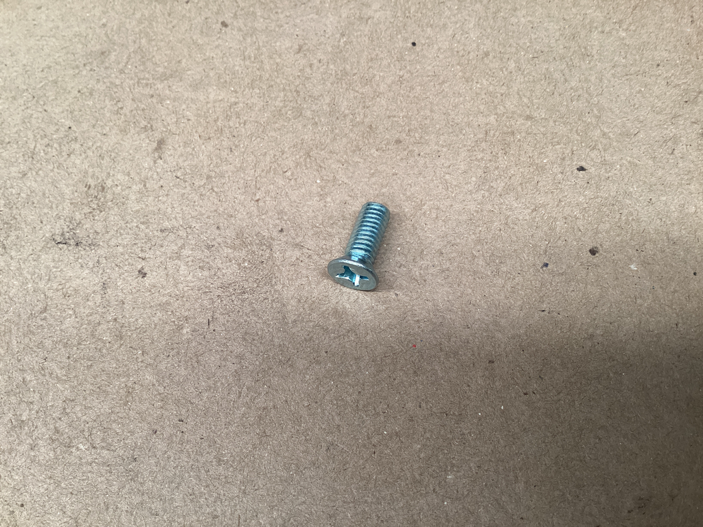 TORNILLO MAGNETO CARGO/TITAN