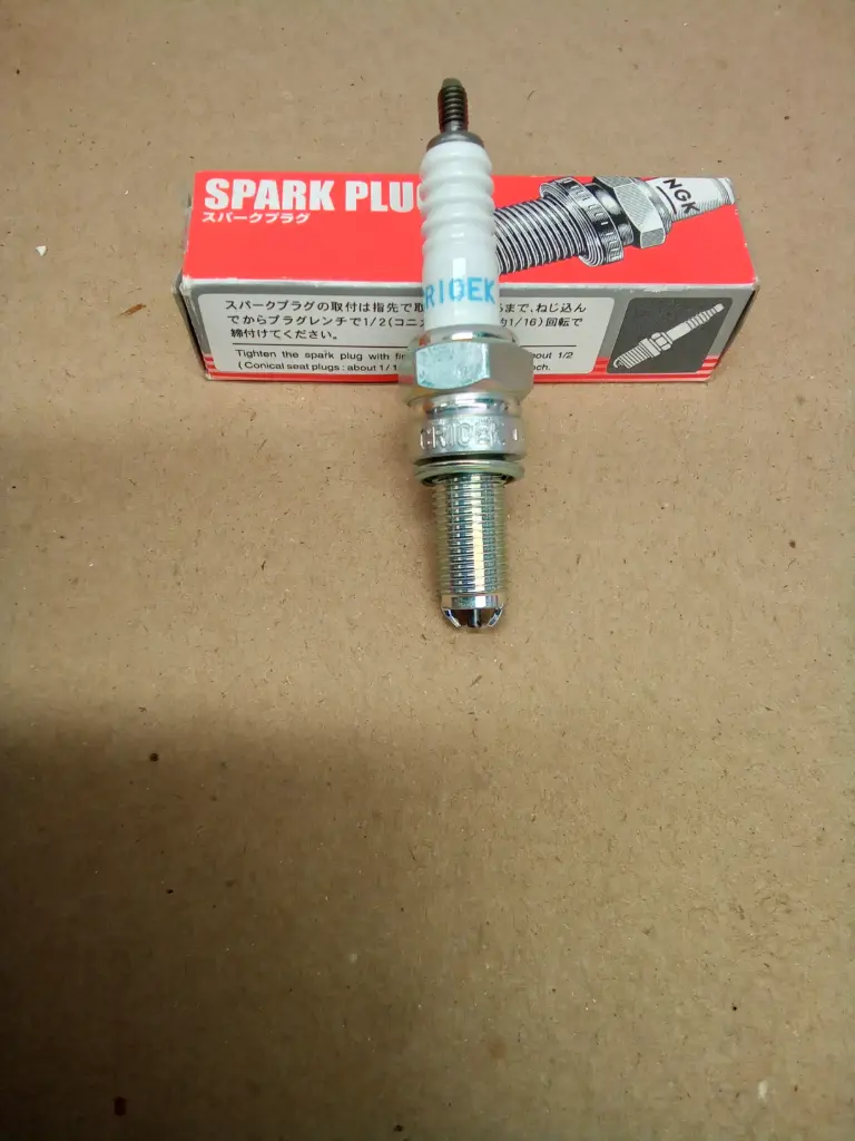 BUJIA NGK Mod. CR10E-K YZR 6 R6