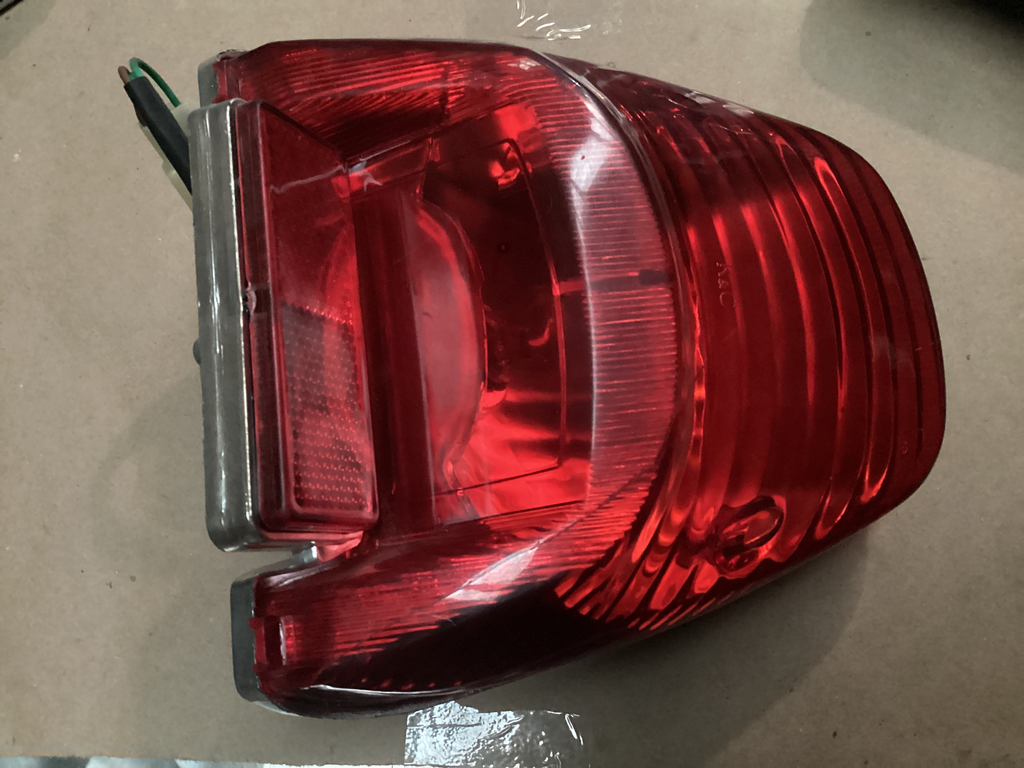 CALAVERA TRAS. COMPLETA METALIZADA TITAN 2000 - ROJA