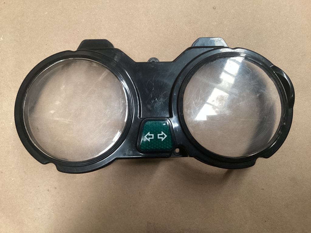 CARCASA SUP. PANEL TITAN 150 C/LENTE