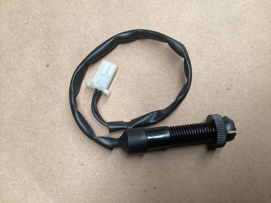 INTERRUPTOR STOP FRENO TRAS. BIZ 100