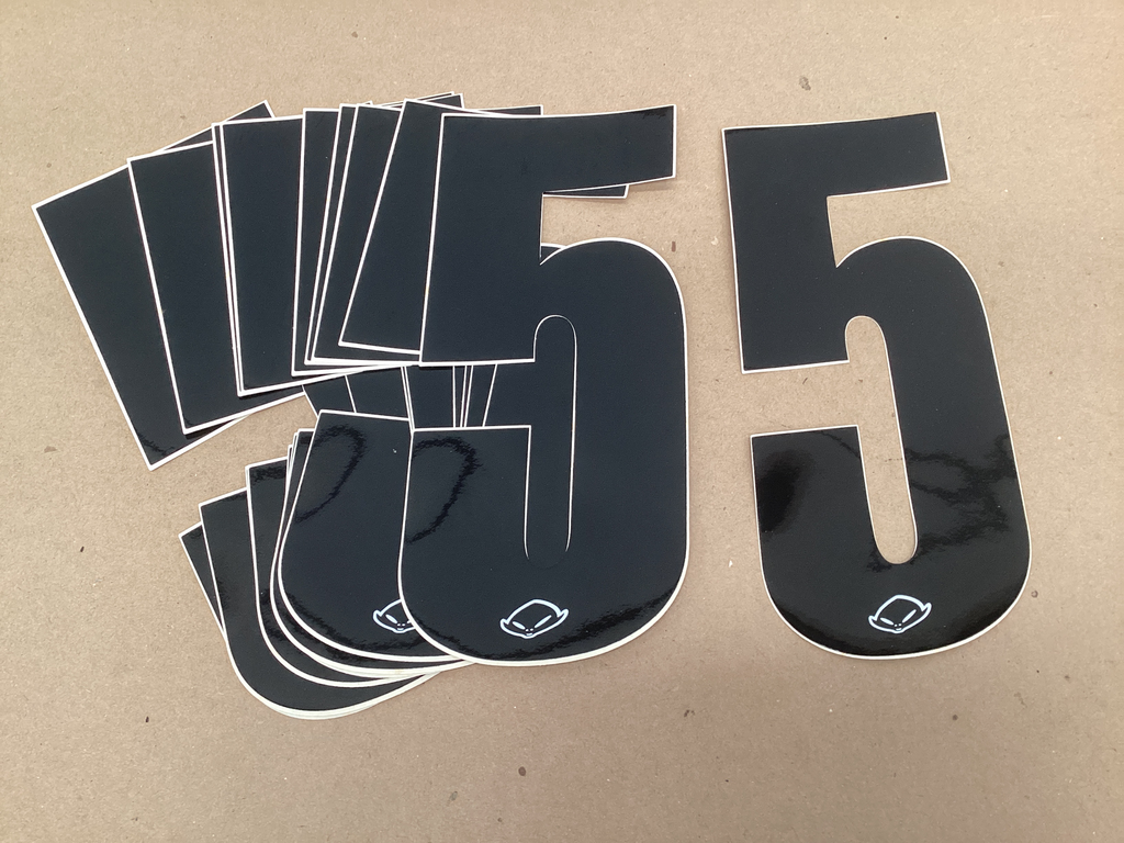 NUMEROS PARA MOTO 5 NEGRO CU