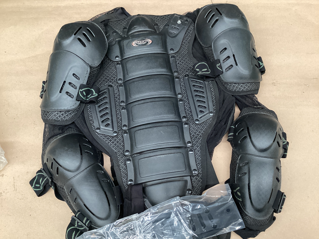 PROTECTOR DE PECHO SCORPION CON FAJA XXL