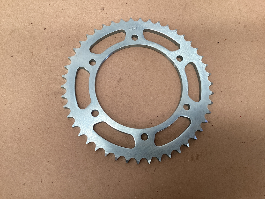 CORONA ORIGINAL YAMAHA PARA XTZ250 FZ25 DE 46 DIENTES