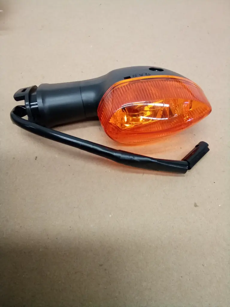 DESTELLADOR DE LUZ DELANT.