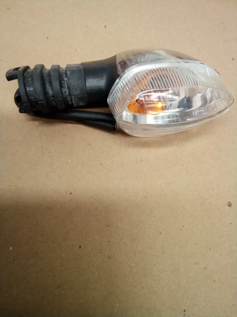 DIRECCIONAL TRASERA DERECHA YAMAHA FZ2.0/FZS2.0/FAZER2.0