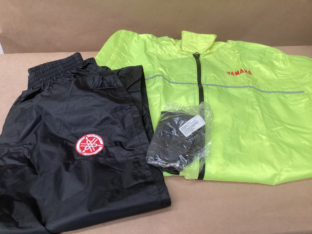 IMPERMEABLE 17 VERDE FLUO GD