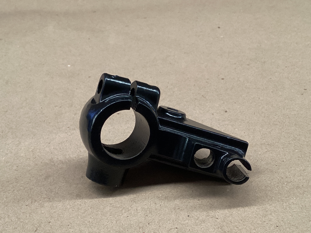 SOPORTE MANIJA D. CARGO/TITAN