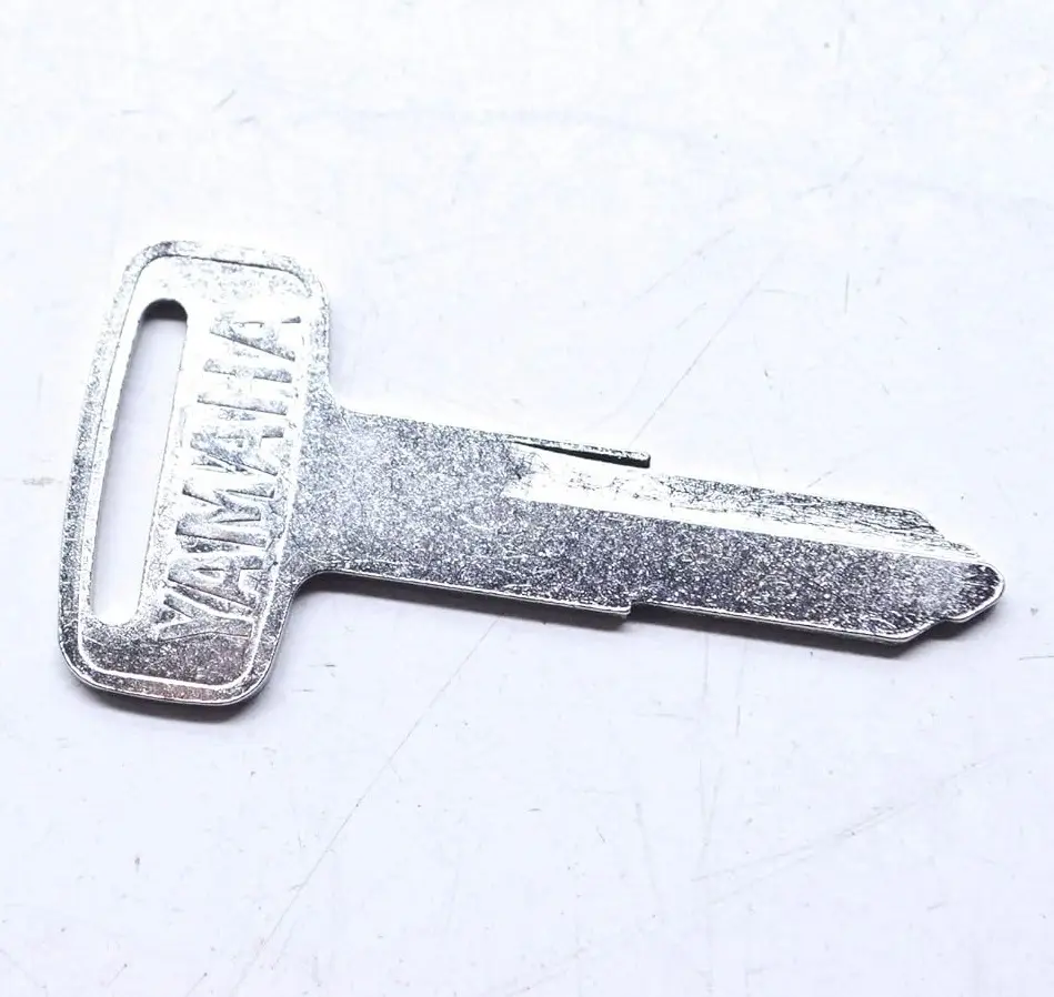 LLAVE EN BLANCO