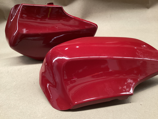 [361614] CUBIERTA DE ORQUILLA ROJA C100 BIZ 04-05