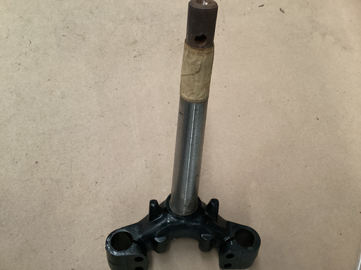 [5300IF] BASE MANUBRIO INFERIOR BIZ