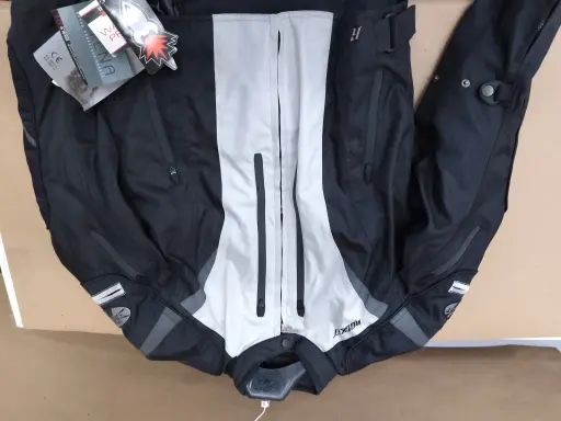 [RK1651G] CHAMARRA ROCKET ATOMIC TALLA CH NEGRO/GRIS 28-30