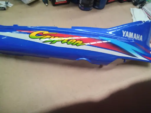 [5AVF174000P3] CUBIERTA LATERAL YAMAHA CRYPTON ORIGINAL T105