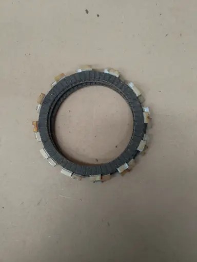 [353018001] DISCO EMBRAGUE PASTA SET SU EN125 HU