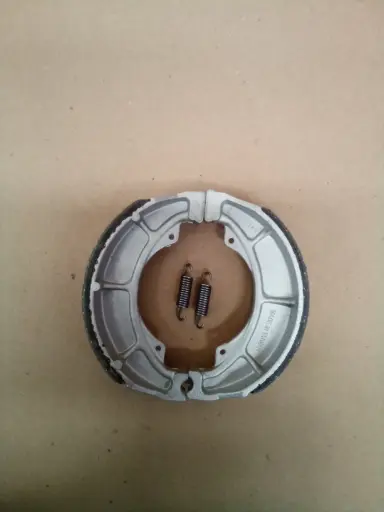 [423012] JGO BALATA TRASERA SZ GS125 GN125/250 SAM