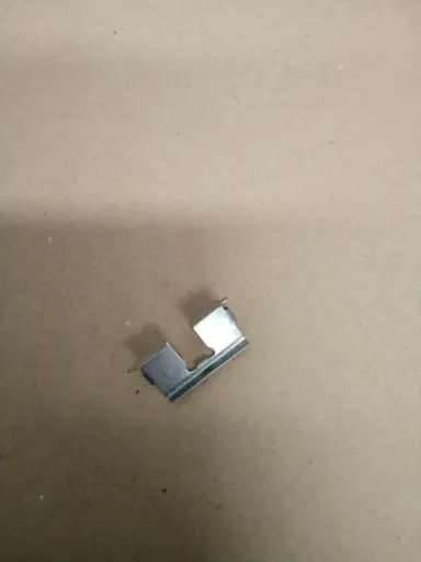 [5USF58270000] SOPORTE PASTILLA IZQUIERDO